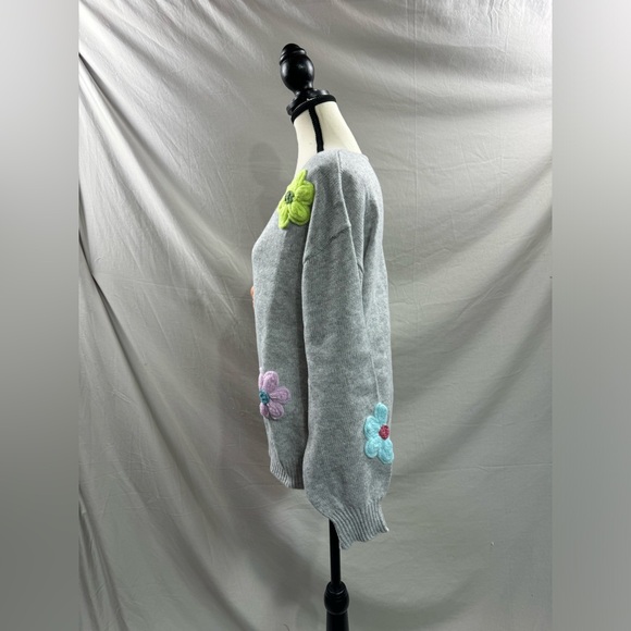 Floral Decor Round Neck Long Sleeve Sweater Grey - Picture 8 of 9